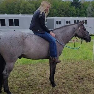 Meet your Posher, Hannah